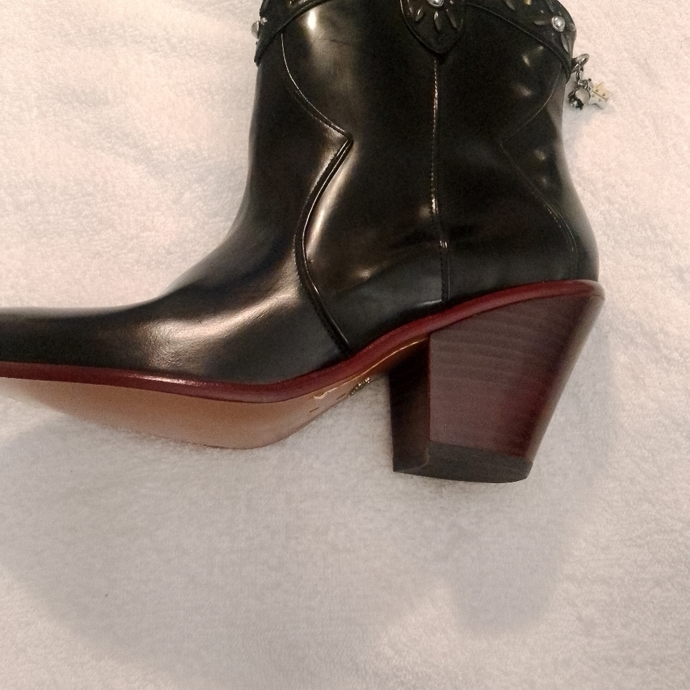 COACH BOOTS (NEW WO B0X) size 9